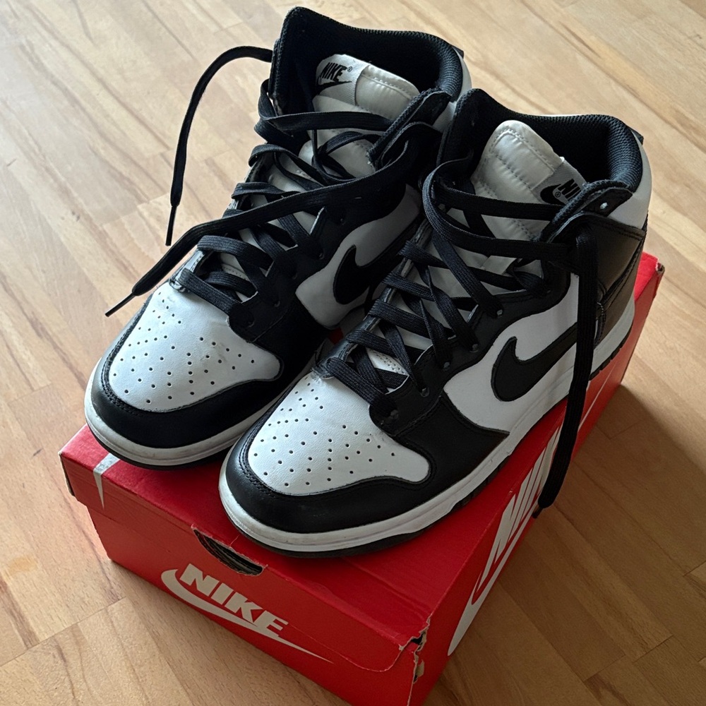 Nike Woman’s Black and White Nike Dunk Sneakers